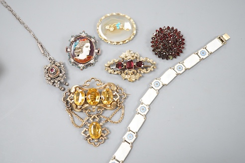 Mixed Victorian and later jewellery, including 15ct, turquoise and seed pearl set agate brooch, 41mm, gross 10 grams, Scandinavian 925S and enamel bracelet, gem set gilt metal drop brooch etc.